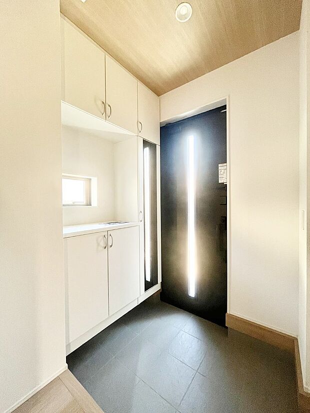 家族の帰宅やお客様をあたたかく迎える玄関