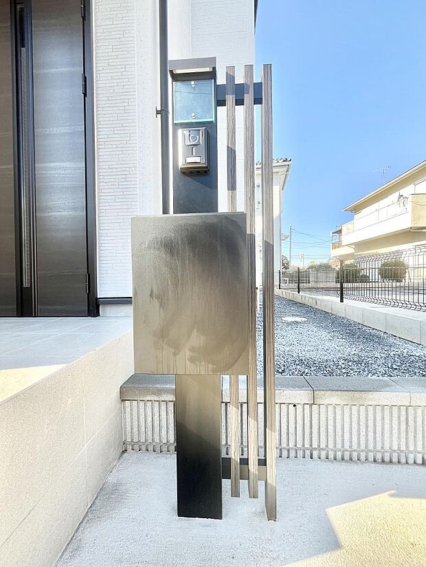 表札・インターホン・ポストをひとつに集約　