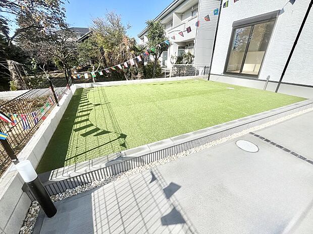 明るさたっぷりのお庭