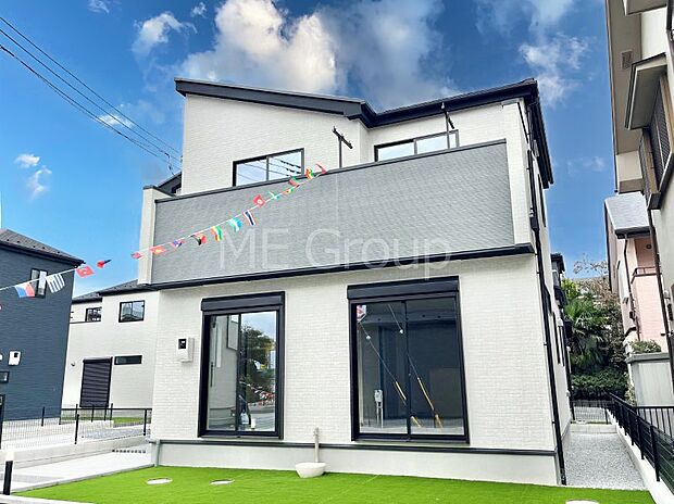 たっぷりの陽光と心地よい風が舞い込む住まい