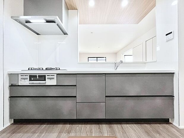 ゆとりあるキッチンではご家族と楽しくお料理ができます。