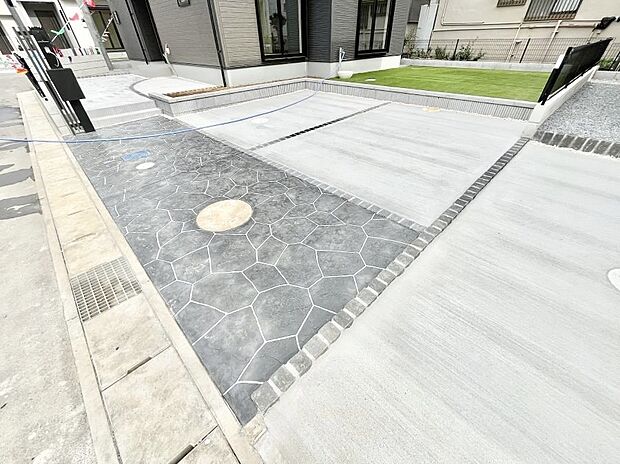 並列2台駐車可能なゆとりのカースペース