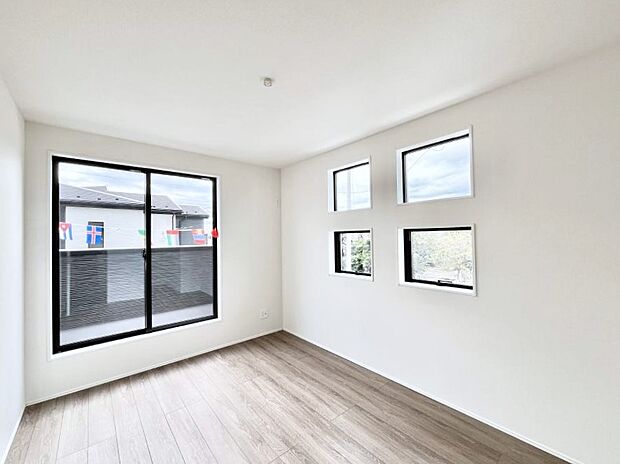 2面採光を確保した明るい空間。家族みんなが快適な暮らしを実現する設計です。