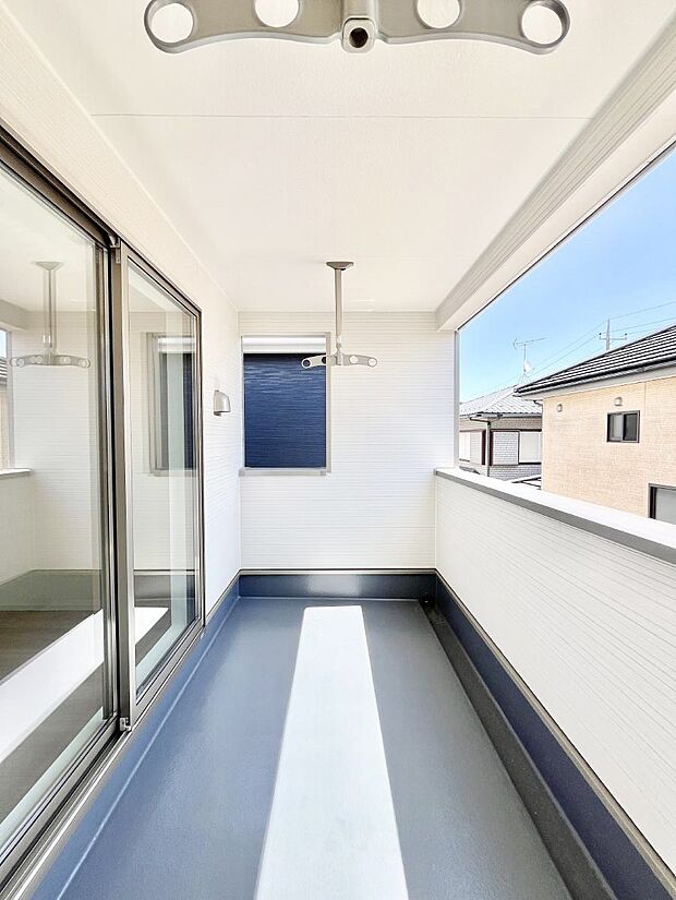 インナーバルコニーなので急な雨にも安心です!