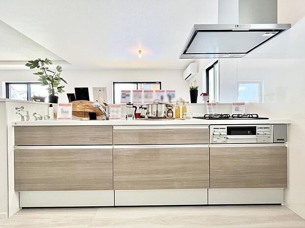 ゆとりあるキッチンではご家族と楽しくお料理ができます。