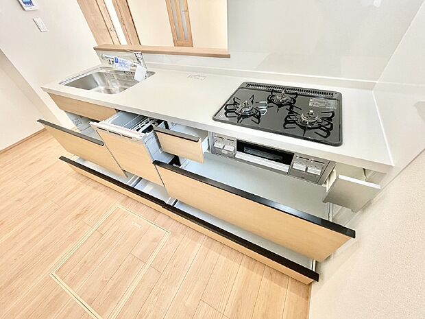 使いやすさを優先したスライド式収納タイプ！