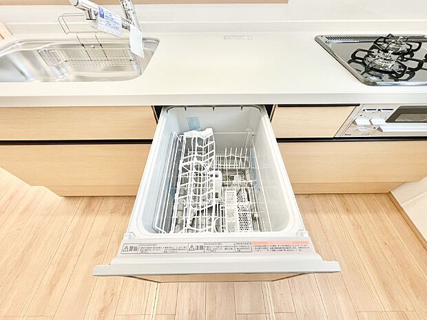 面倒なお片づけは食洗機にお任せ！家事の負担が減って、時間にも気持ちにもゆとりができます。