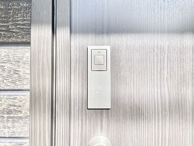 スマートに開錠できる電子キー　