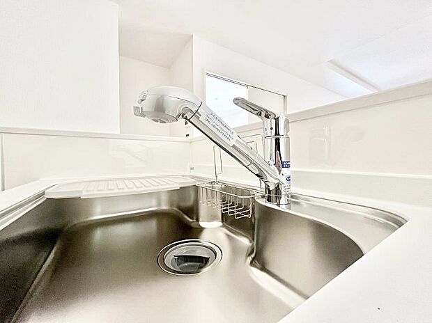 浄水器一体型のキッチンで洗い物用・料理用と切り替え簡単！