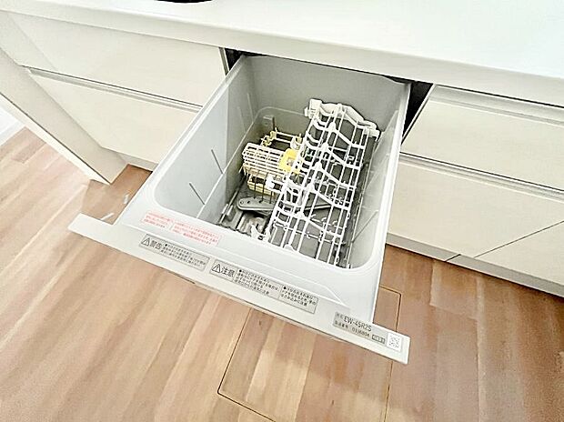 面倒なお片づけは食洗機にお任せ！家事の負担が減って、時間にも気持ちにもゆとりができます。