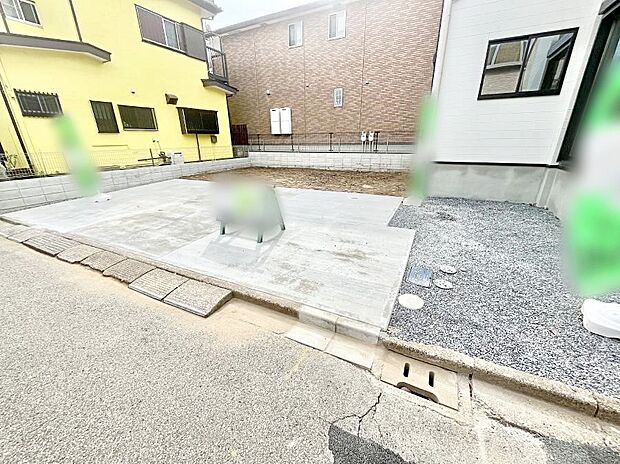 駐車2台可能!急なお客様の駐車に。また、ご家族の自転車スペースとしても大活躍。