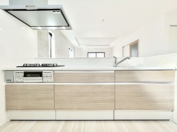 広々とした使い勝手の良いキッチンで日々のお料理も楽しくなりそう