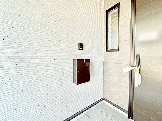 シンプルなデザインのポスト