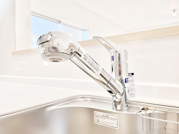 いつでも清潔なおいしいお水を。一つの水栓で水道水と浄水を使い分け。