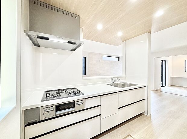 料理をしながらご家族との会話を楽しめる対面カウンターキッチン