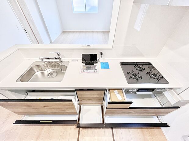 使いやすさを優先したスライド式収納タイプ!