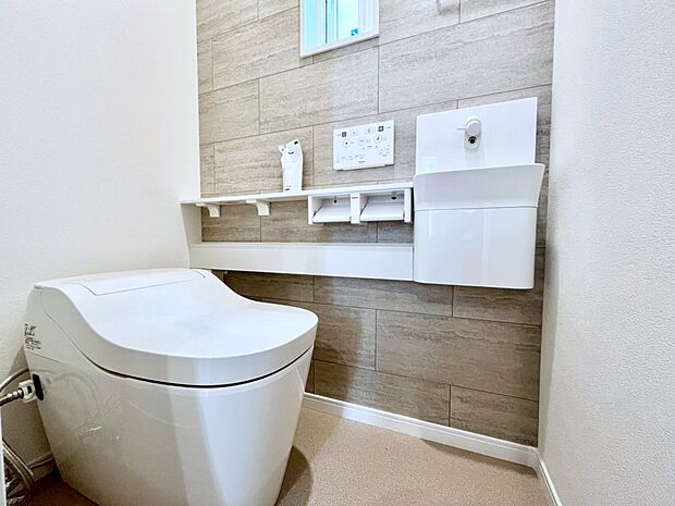 お掃除しやすく見た目もスタイリッシュなタンクレス!