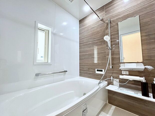 落ち着いた雰囲気でゆっくりお寛ぎいただけるバスルーム