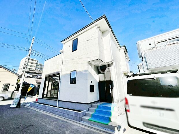 洗練された外観、上質な住空間が広がる室内は永く安心して過ごせる住居です。