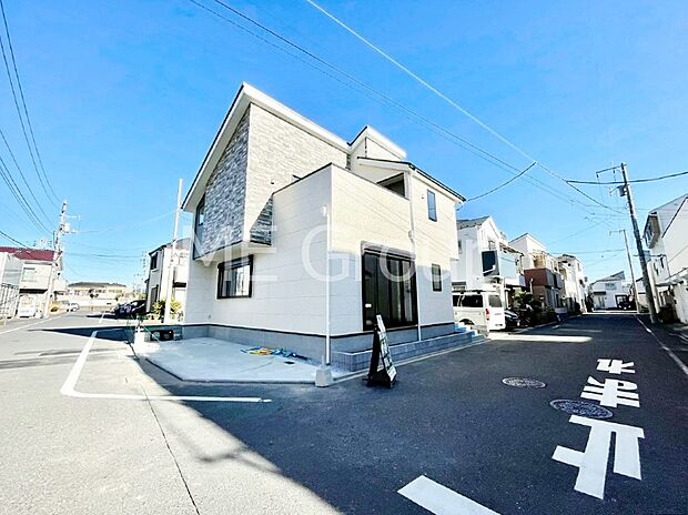 溢れる陽光でご家族の笑顔も輝く