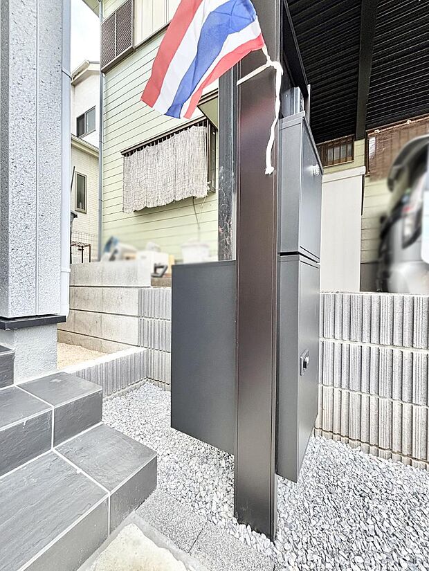 留守時の荷物の受け取りに便利な宅配ボックス