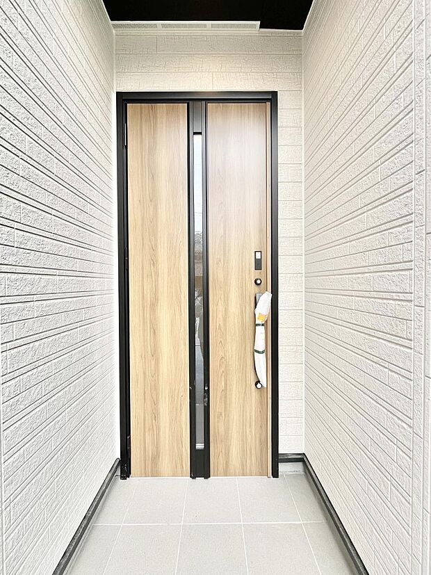 大切な家族、来客を出迎える玄関。 