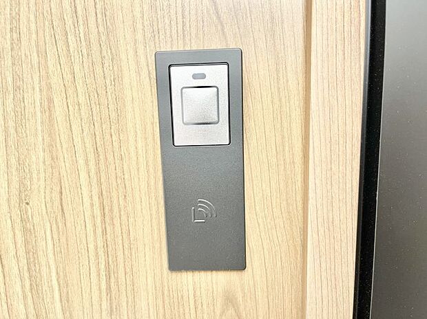 スマートに開錠できる電子キー 