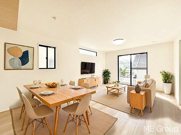 ご家族の賑やかな話し声で包まれる明るいリビング  ※家具はCGです