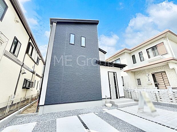 洗練された外観、上質な住空間が広がる室内は永く安心して過ごせる住居です。