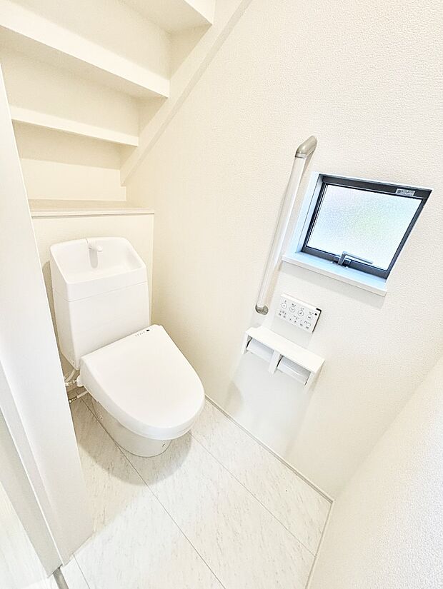 トイレは温水洗浄機能付き