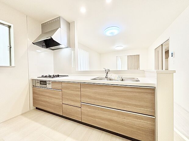 料理をしながらご家族との会話を楽しめる対面カウンターキッチン