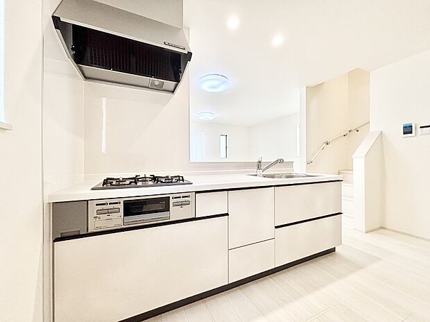 料理をしながらご家族との会話を楽しめる対面カウンターキッチン