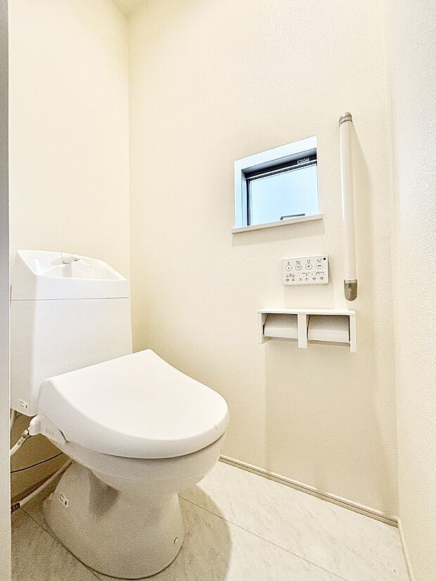 トイレは温水洗浄機能付き