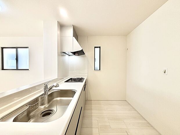 ゆとりあるキッチンではご家族と楽しくお料理ができます。