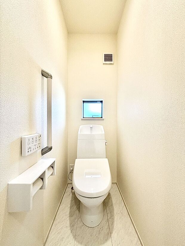 トイレは1階と2階それぞれに配置されていてとても便利です。 