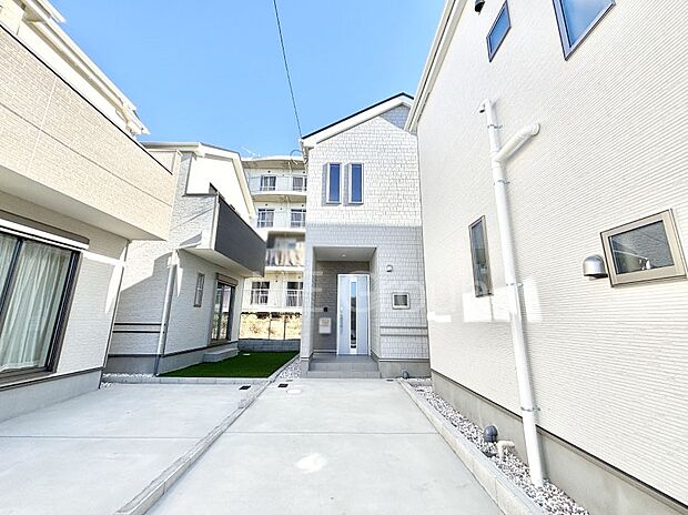 洗練された外観、上質な住空間が広がる室内は永く安心して過ごせる住居です。 