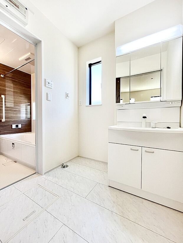 身支度もスムーズにおこなえる脱衣場