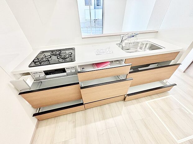 使いやすさを優先したスライド式収納タイプ!