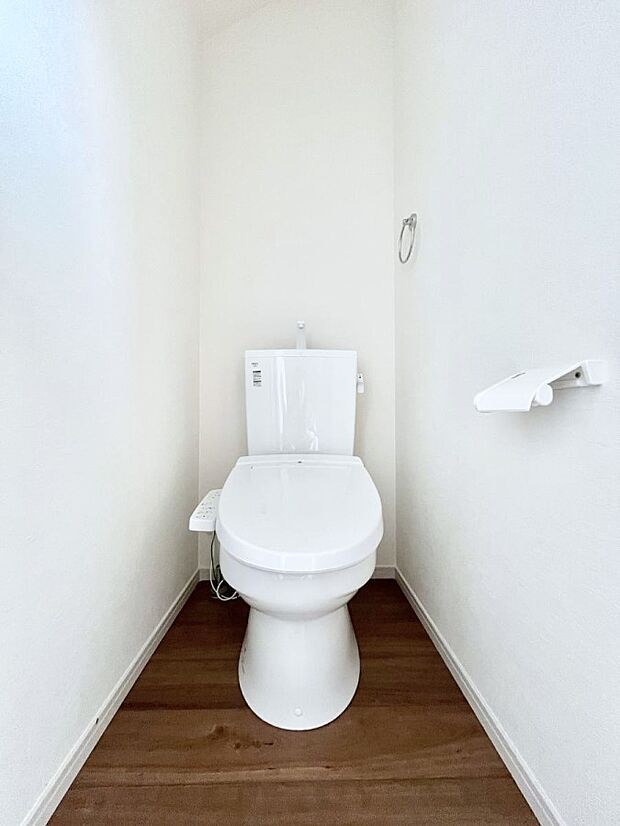 トイレは安心の2箇所！朝のバタバタも一安心です。 