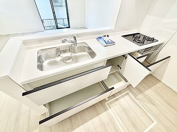 使いやすさを優先したスライド式収納タイプ！