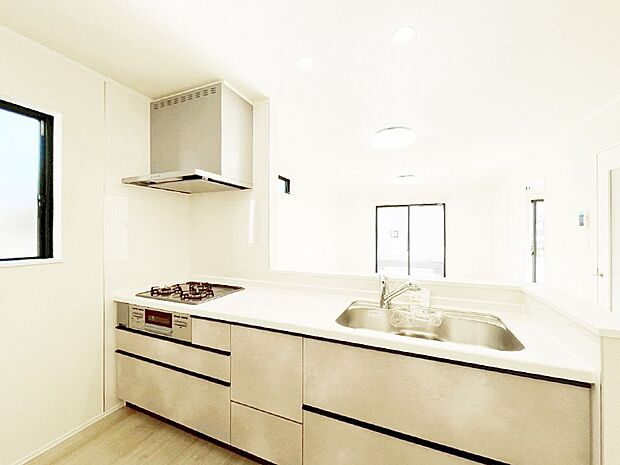 料理をしながらご家族との会話を楽しめる対面カウンターキッチン