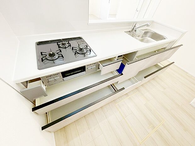 使いやすさを優先したスライド式収納タイプ！