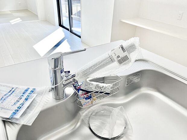 いつでも清潔なおいしいお水を。一つの水栓で水道水と浄水を使い分け。