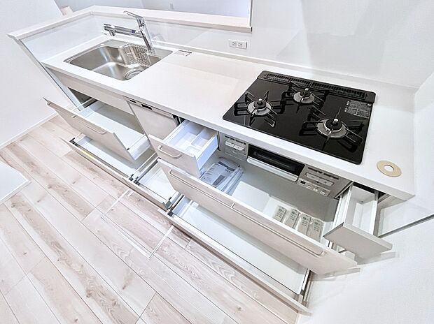 使いやすさを優先したスライド式収納タイプ!