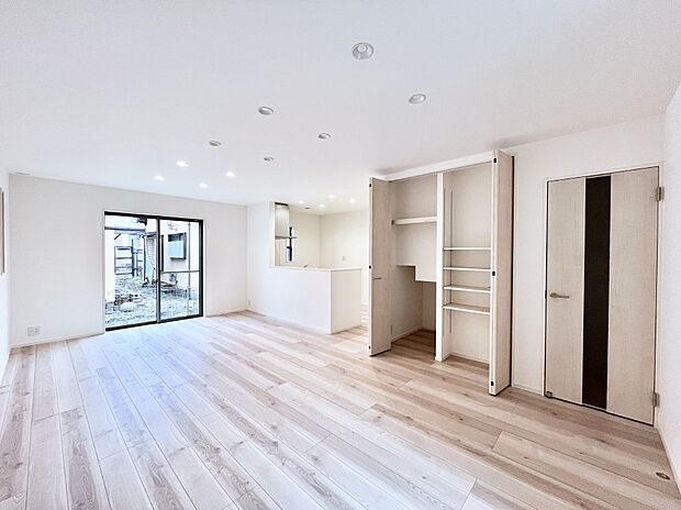 家族の笑顔が自然と生まれてくる、そんな雰囲気のダイニングに仕上がっています 