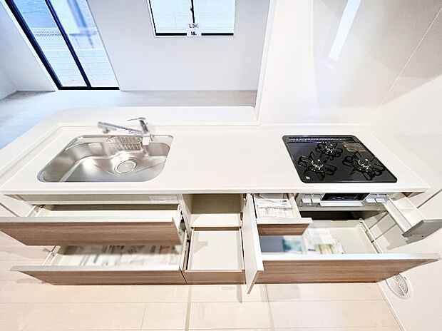 使いやすさを優先したスライド式収納タイプ!