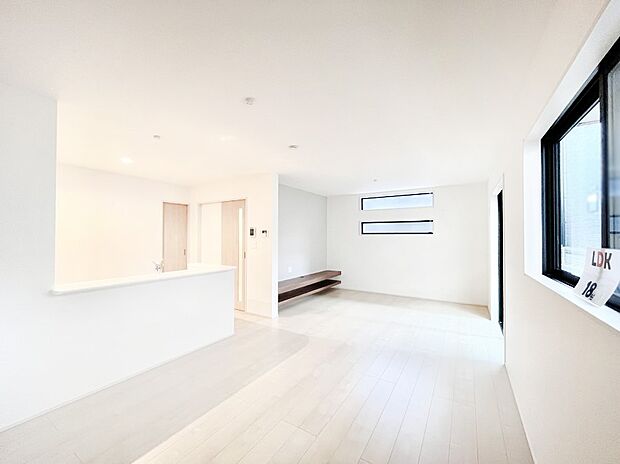 ご家族が自然と集まり、賑やかな笑い声で包まれる憩いの空間になりそうですね!