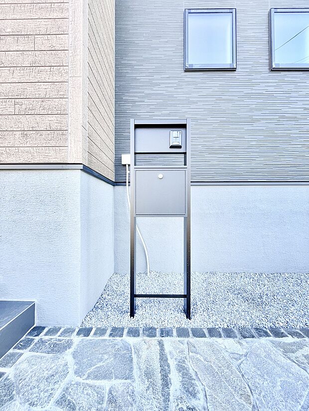 表札・インターホン・ポストをひとつに集約