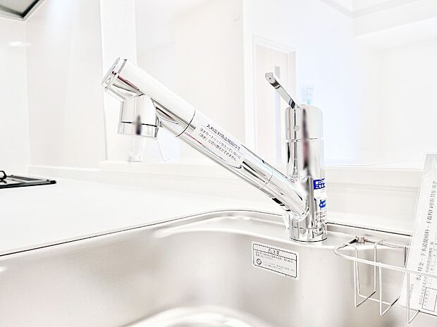 いつでも清潔なおいしいお水を。一つの水栓で水道水と浄水を使い分け。