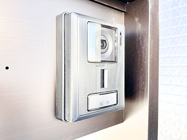 TVモニター付インターホンでセキュリティ面にも配慮。 